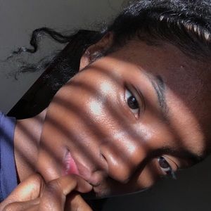 Meet your Posher, Aja